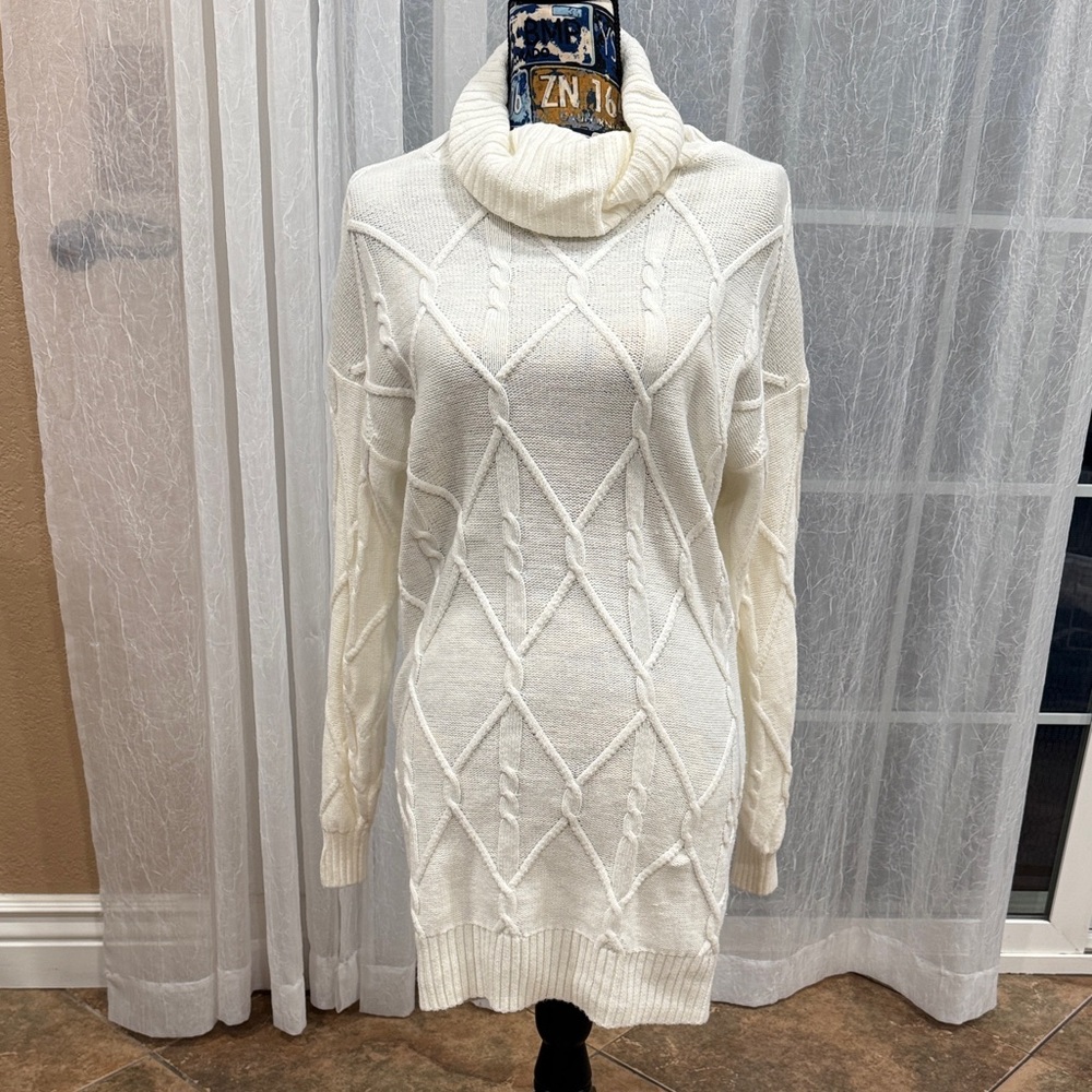 Hollister Cream Cable Knit Turtleneck Sweater Dress